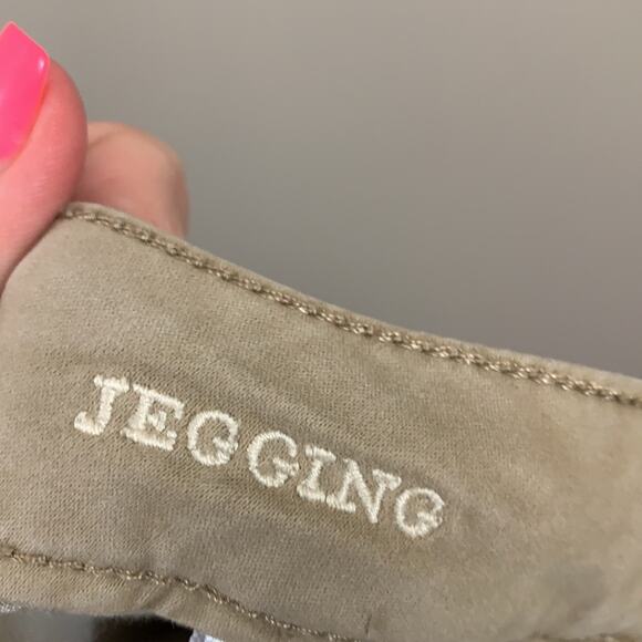 American Eagle Super Super Stretch Tan Jeggings - Picture 4 of 7